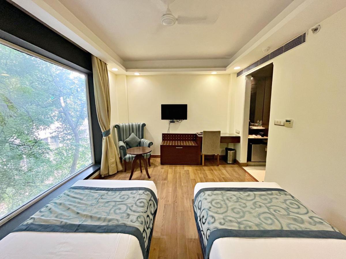The Grand Orion - Kailash Colony New Delhi Buitenkant foto