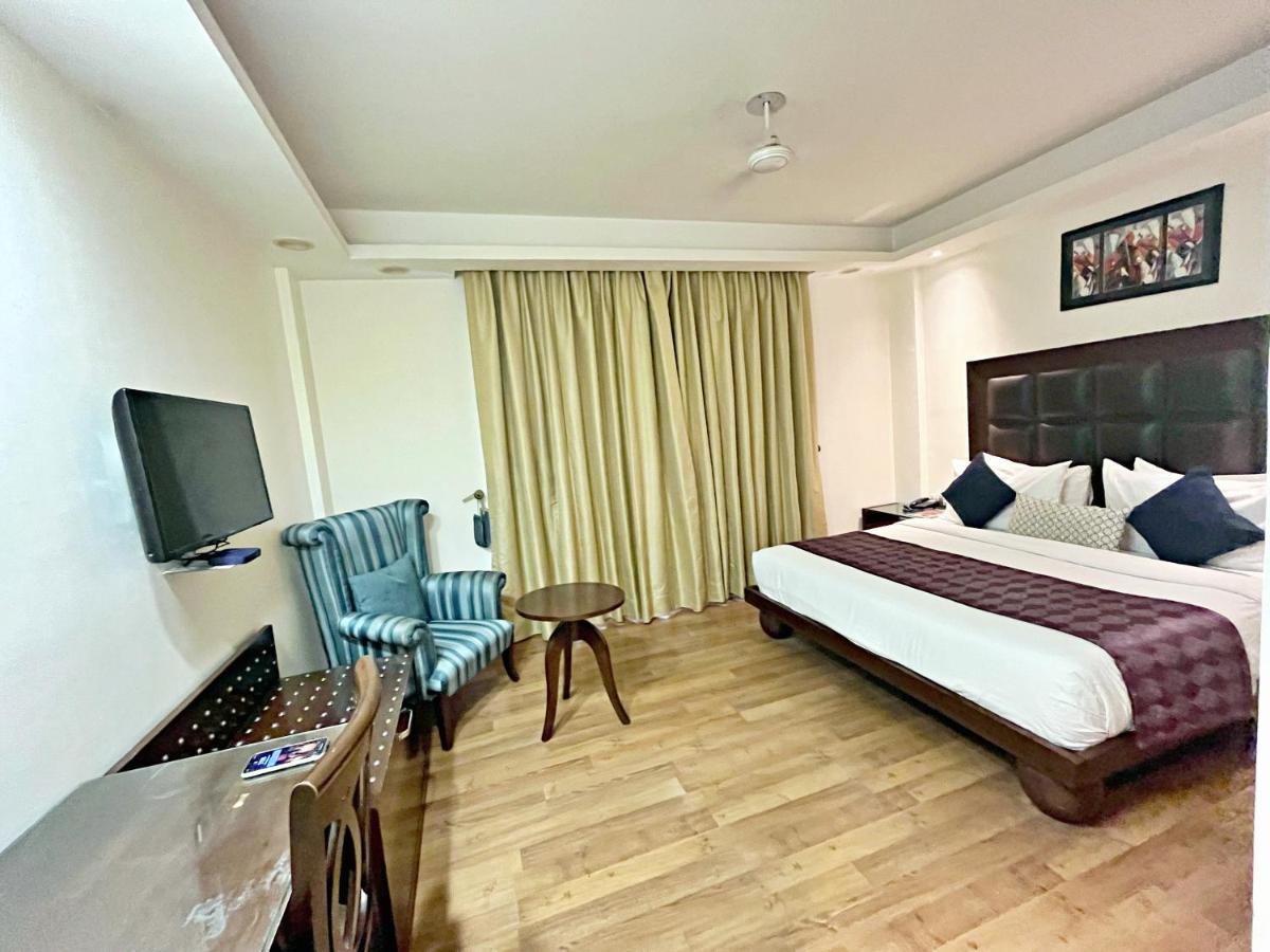 The Grand Orion - Kailash Colony New Delhi Buitenkant foto