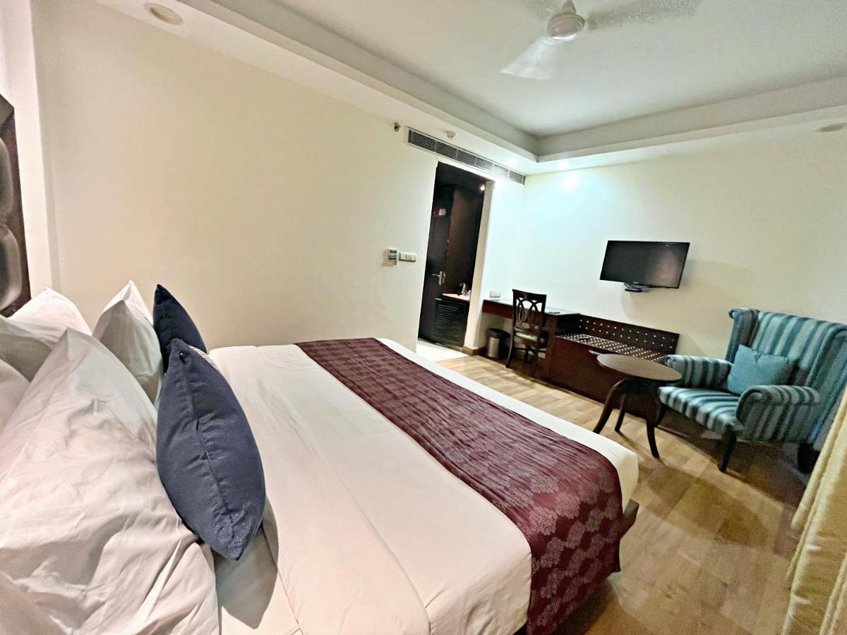 The Grand Orion - Kailash Colony New Delhi Buitenkant foto