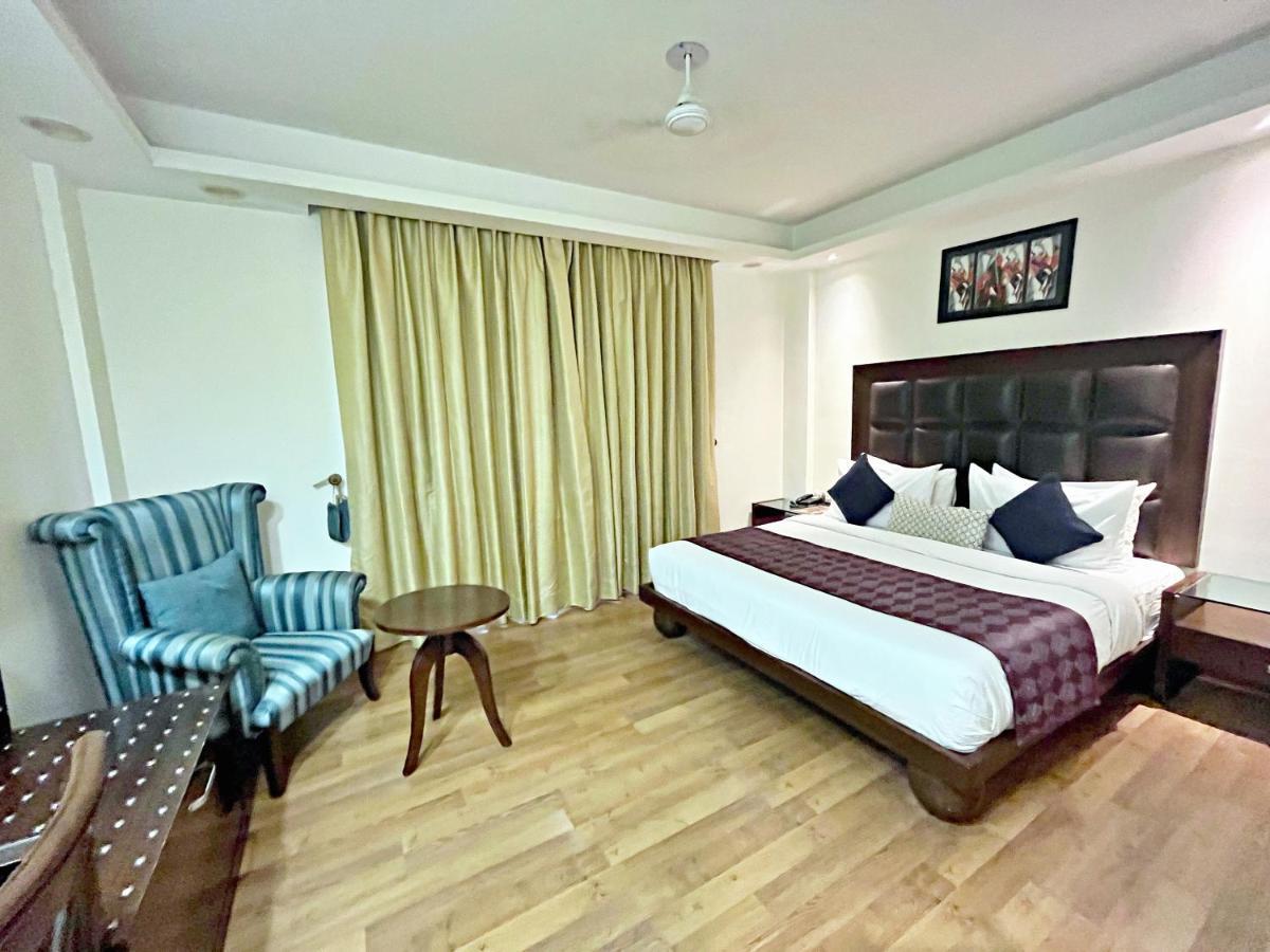 The Grand Orion - Kailash Colony New Delhi Buitenkant foto