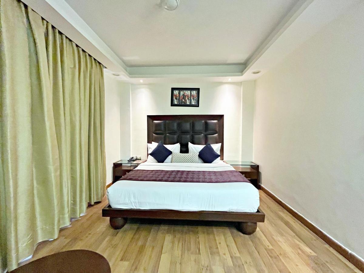 The Grand Orion - Kailash Colony New Delhi Buitenkant foto