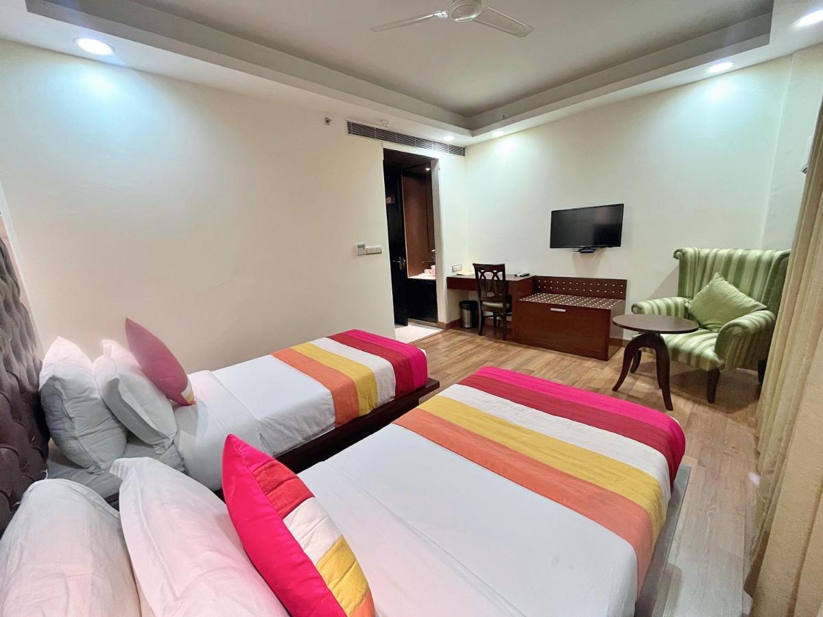 The Grand Orion - Kailash Colony New Delhi Buitenkant foto