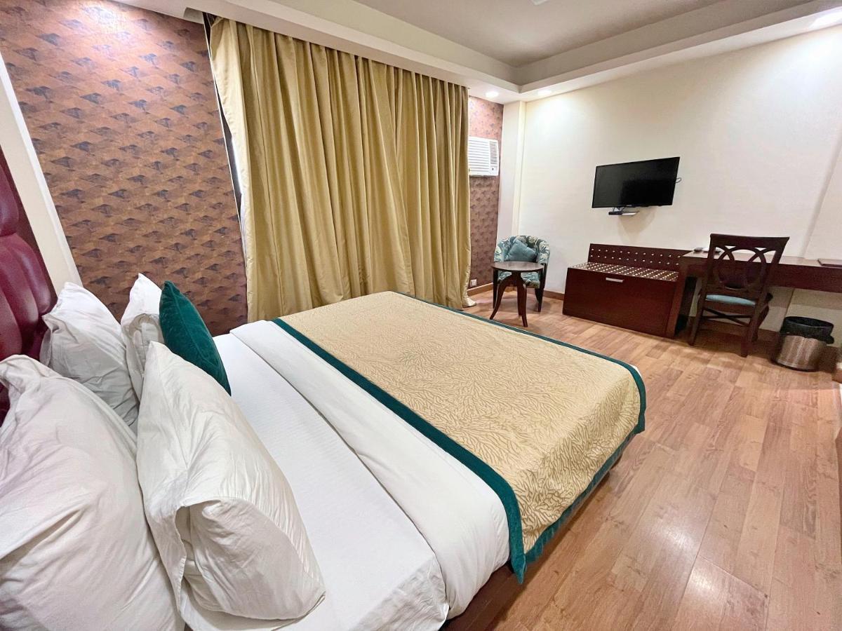 The Grand Orion - Kailash Colony New Delhi Buitenkant foto