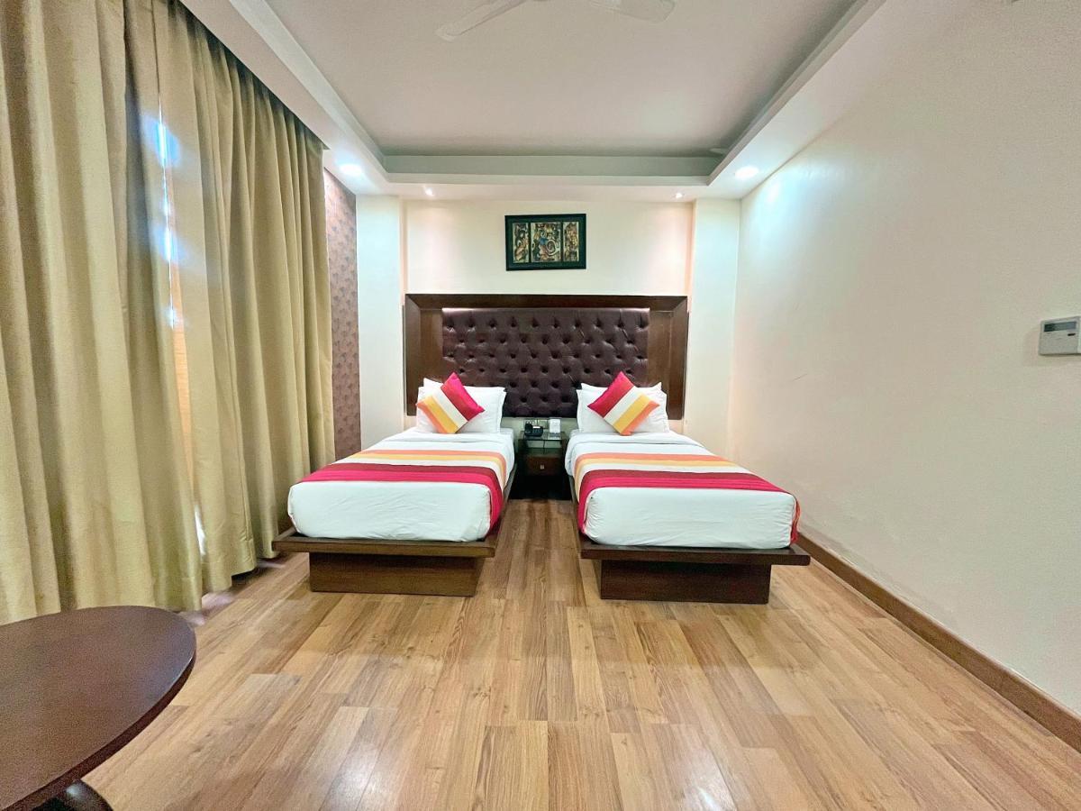 The Grand Orion - Kailash Colony New Delhi Buitenkant foto