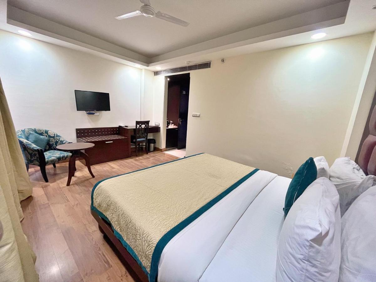 The Grand Orion - Kailash Colony New Delhi Buitenkant foto
