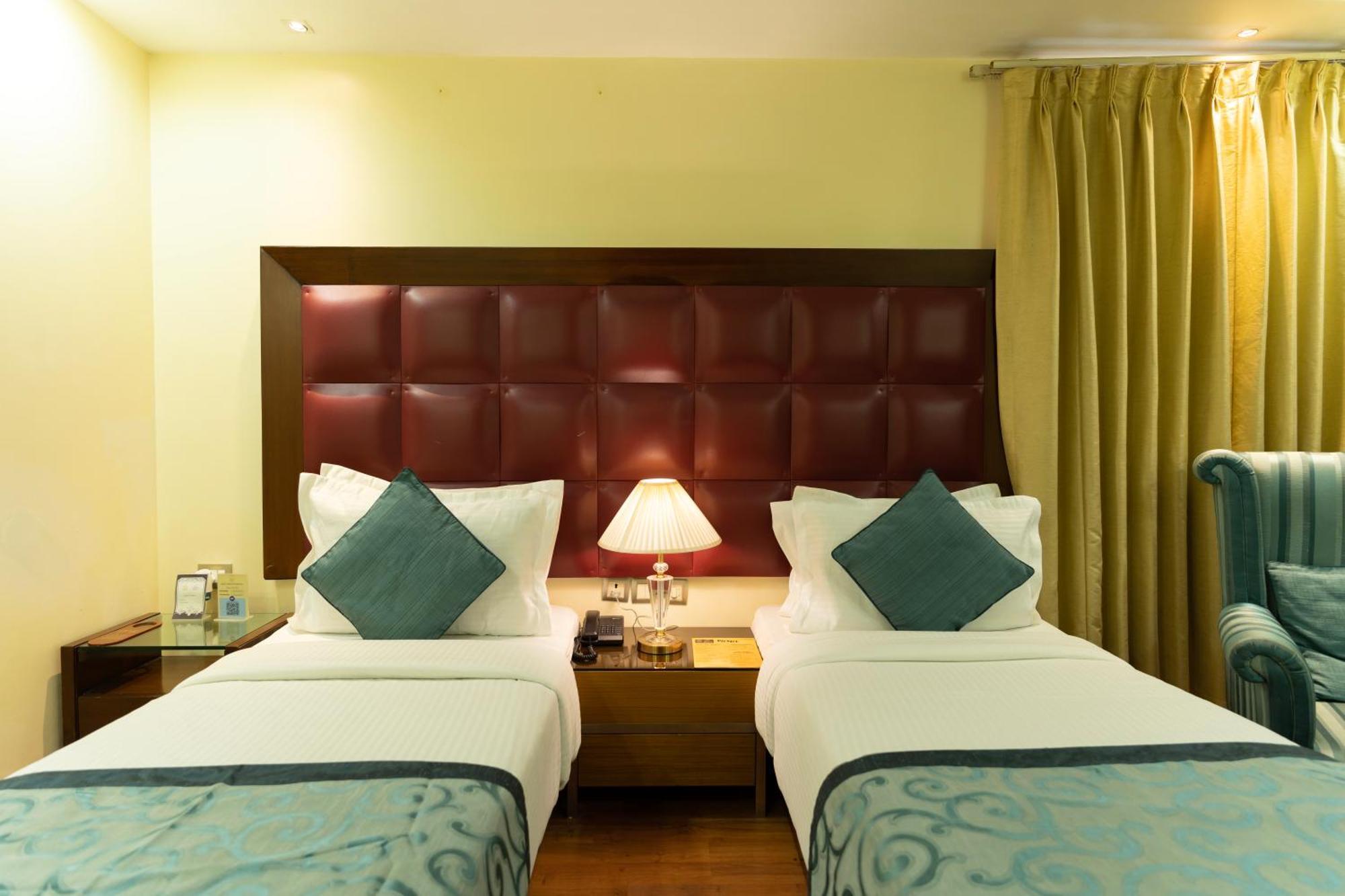 The Grand Orion - Kailash Colony New Delhi Buitenkant foto