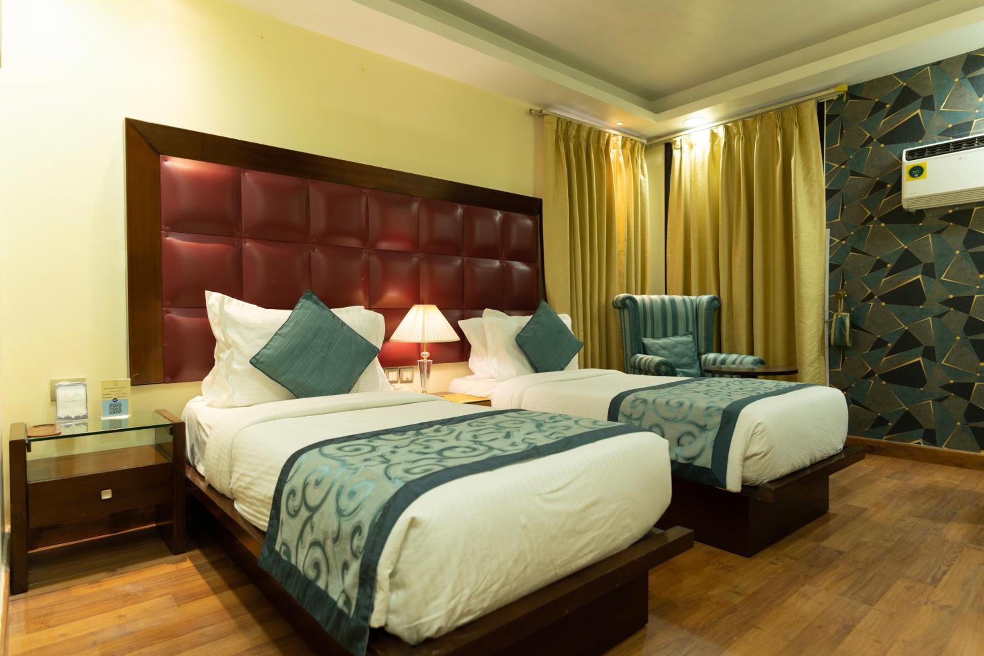 The Grand Orion - Kailash Colony New Delhi Buitenkant foto