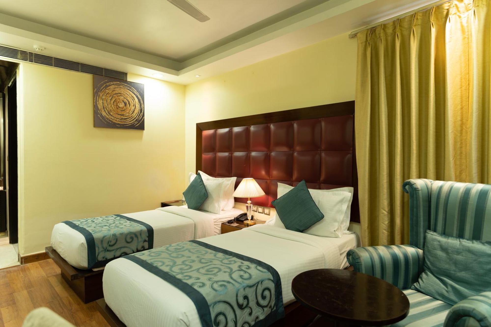 The Grand Orion - Kailash Colony New Delhi Buitenkant foto