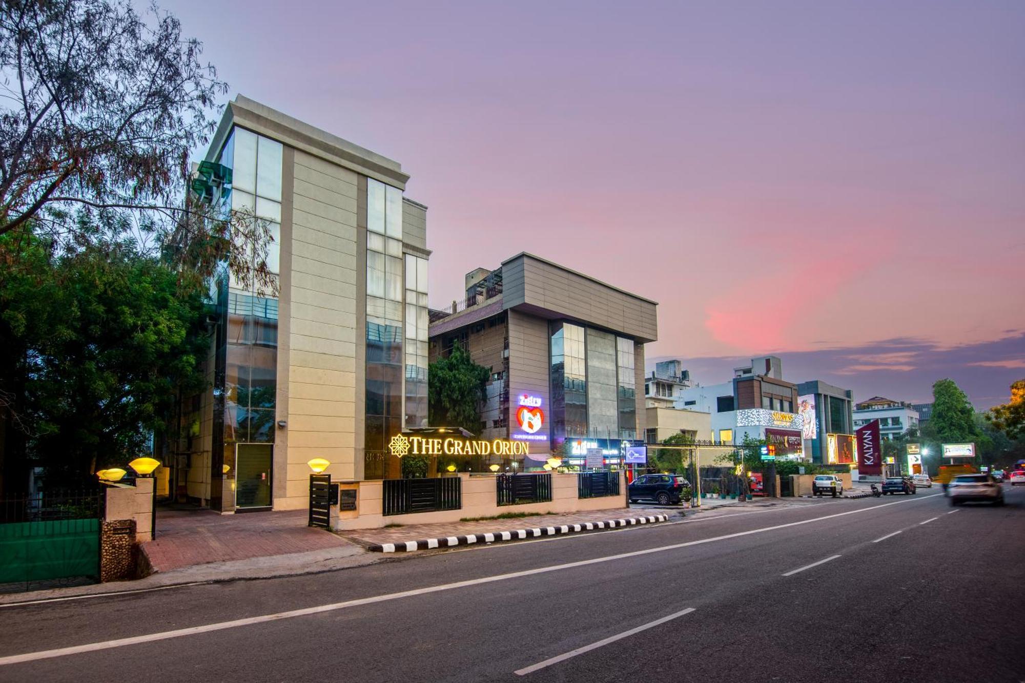 The Grand Orion - Kailash Colony New Delhi Buitenkant foto