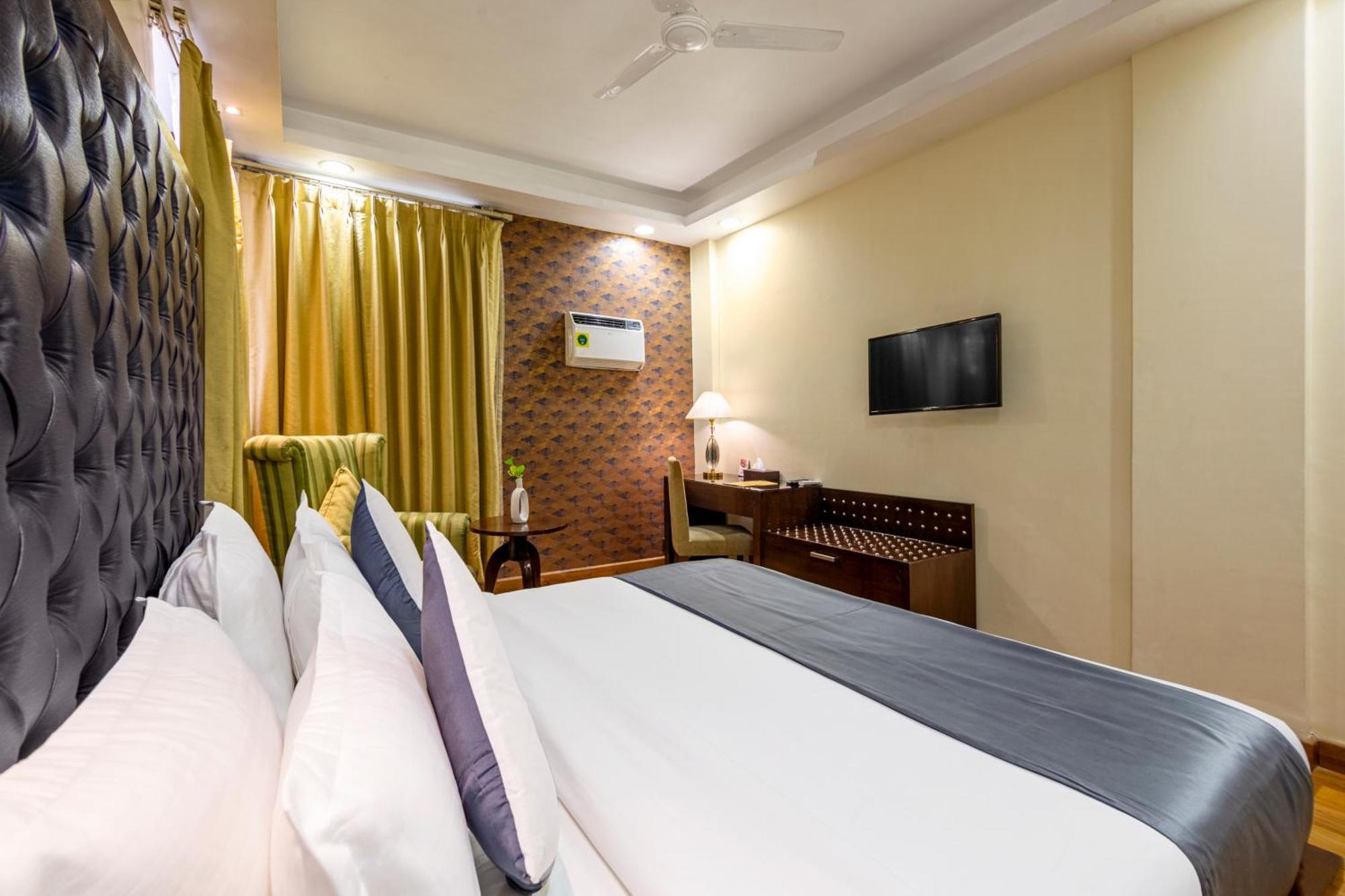The Grand Orion - Kailash Colony New Delhi Buitenkant foto
