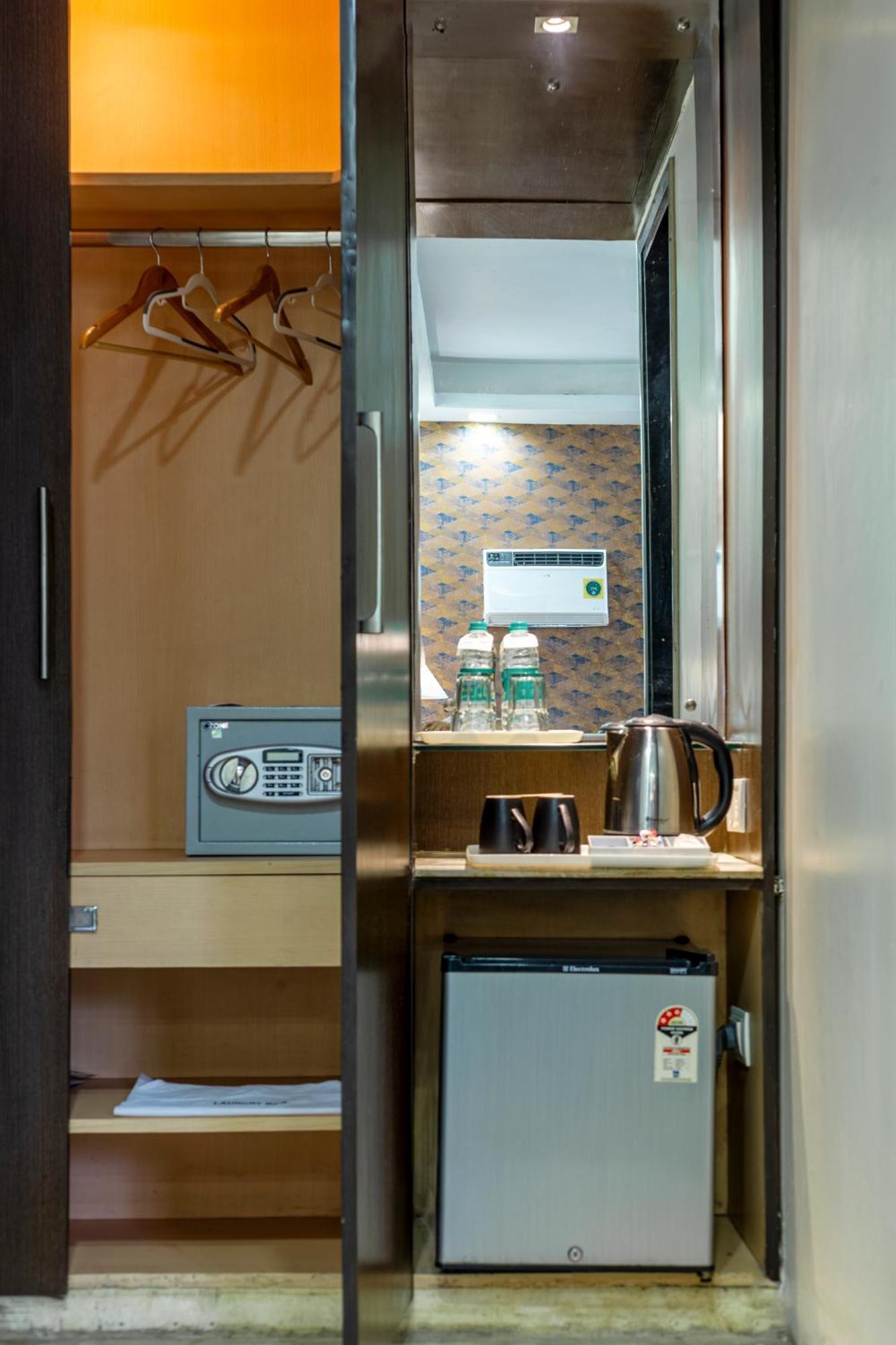 The Grand Orion - Kailash Colony New Delhi Buitenkant foto